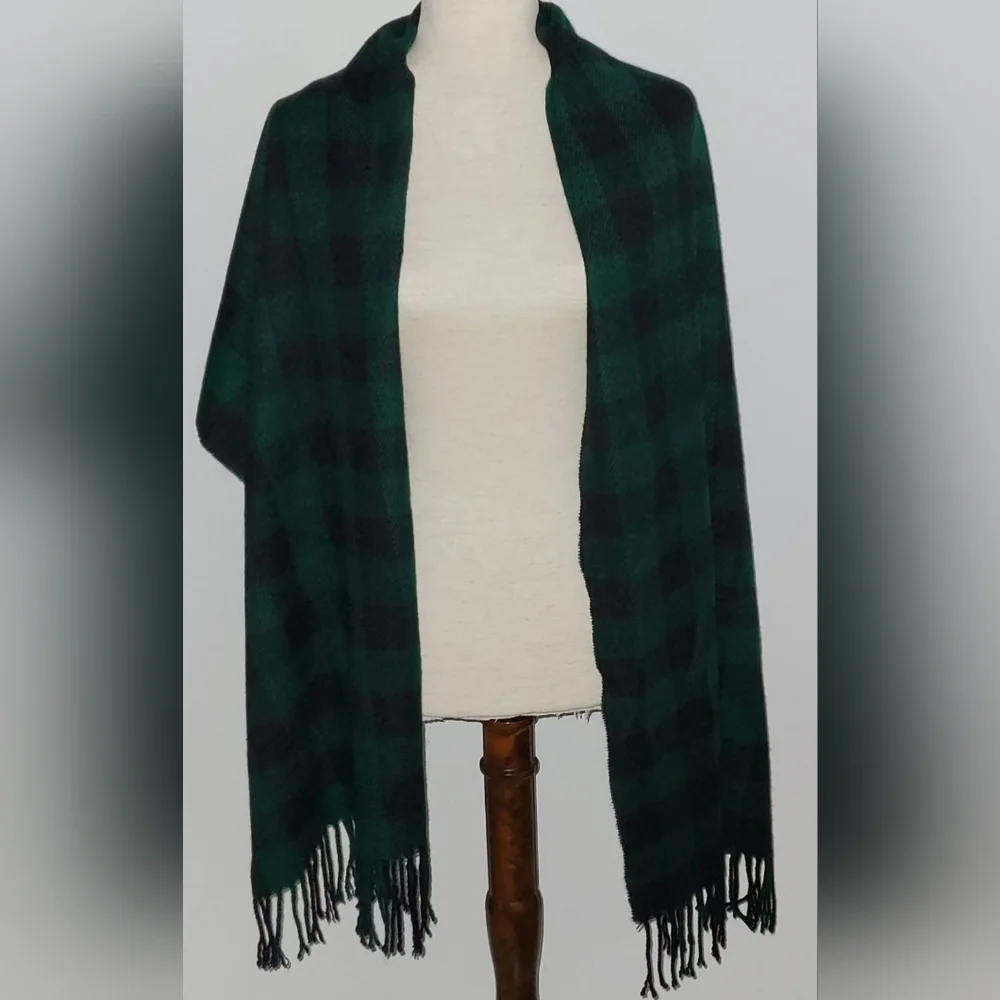 Forever 21 Green Black Plaid Scarf Fringe Tassel Soft Wrap